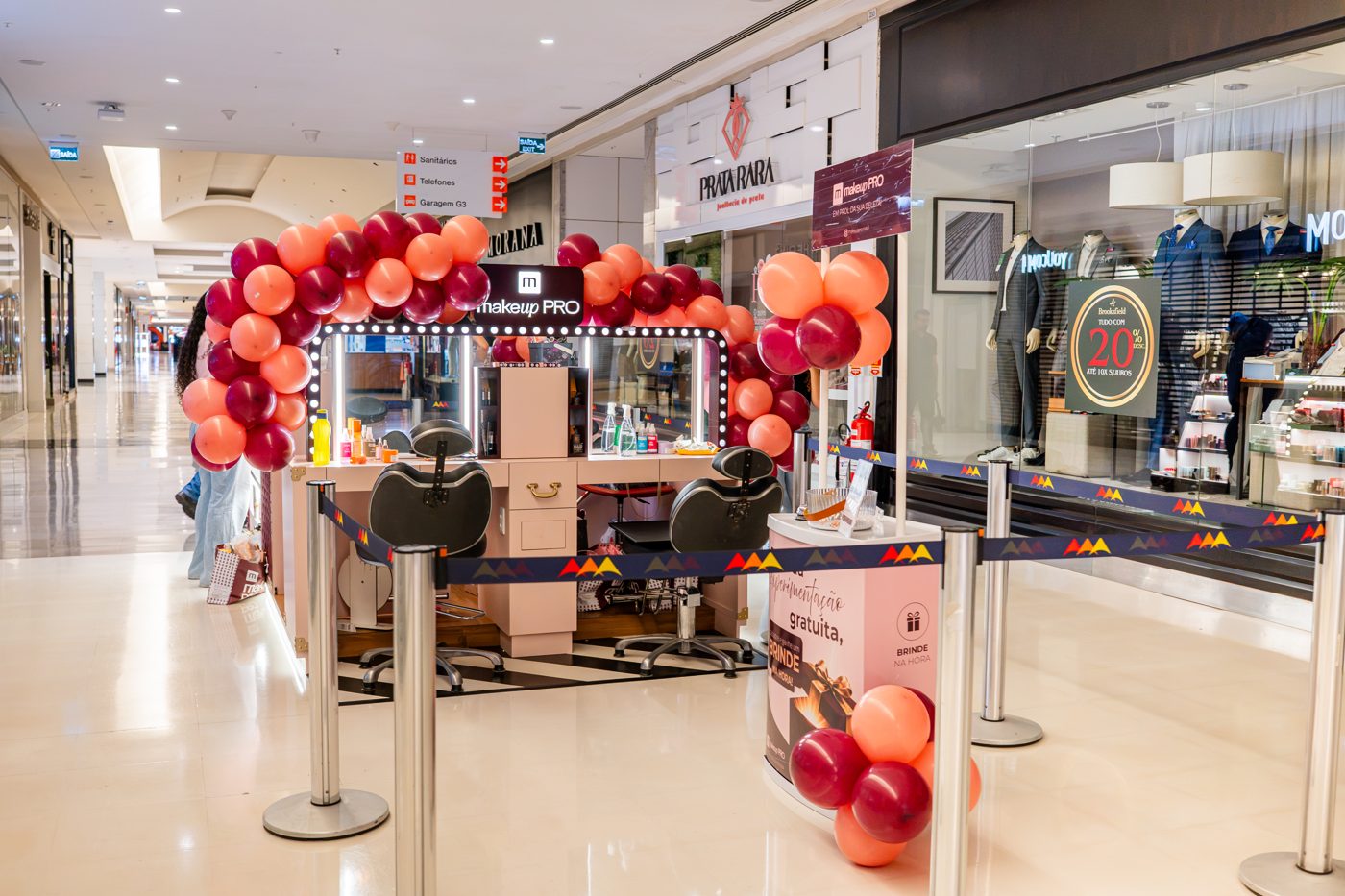 Quiosque Makeup PRO decorado para a inauguração no Shopping Midway Mall, em Natal